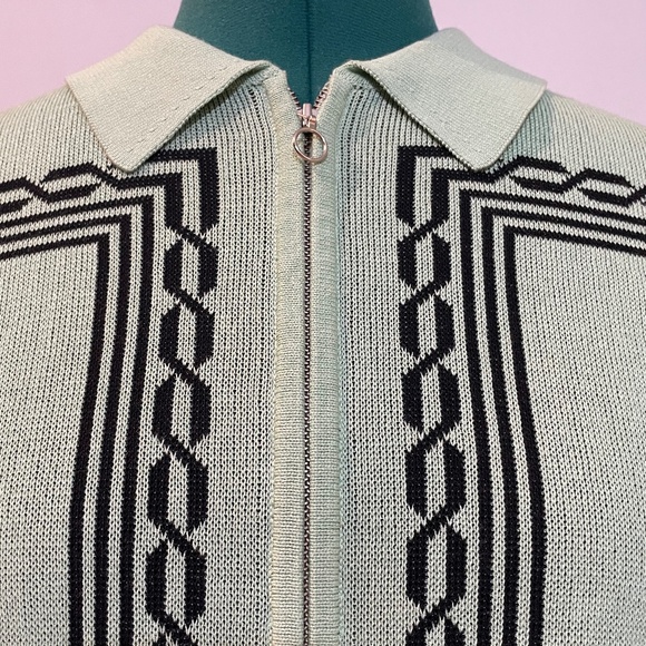 LIKE NEW/NEVER WORN! SUPREME KNIT ZIP-UP (COLLECTOR’S ITEM!) - Picture 2 of 8